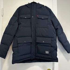 Levi’s Men’s XL Four Pocket Field style parka Jacket w/hood.  Quilted, lined.